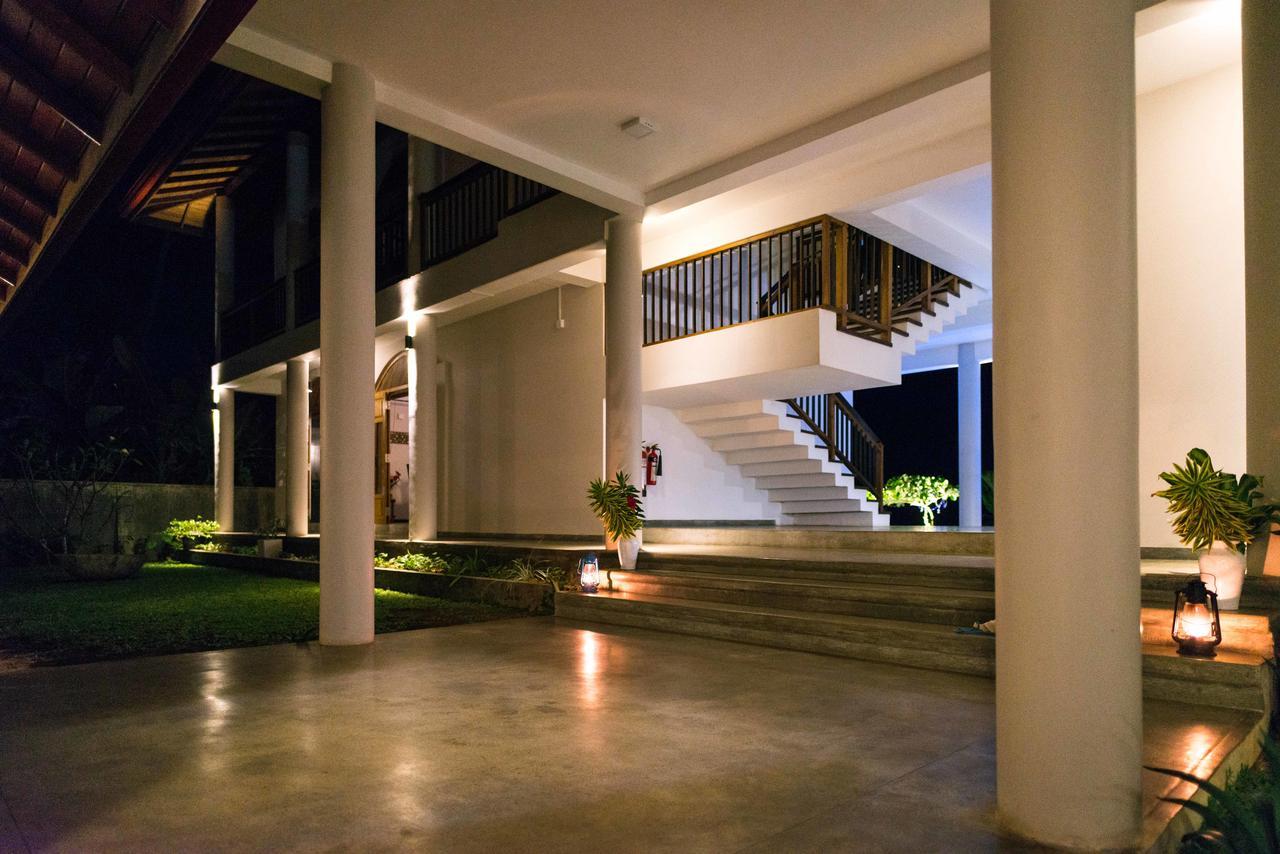 Villa Oceane Mirissa Exterior photo